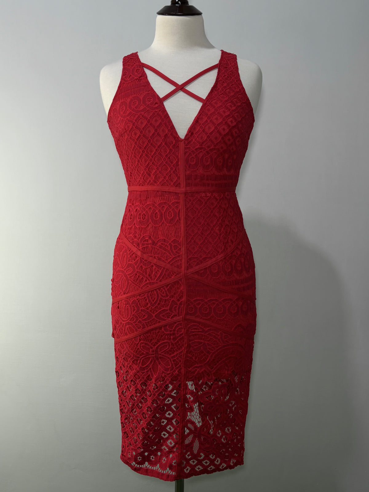 Red crisscross V-neck sleeveless bodycon midi dress front view
