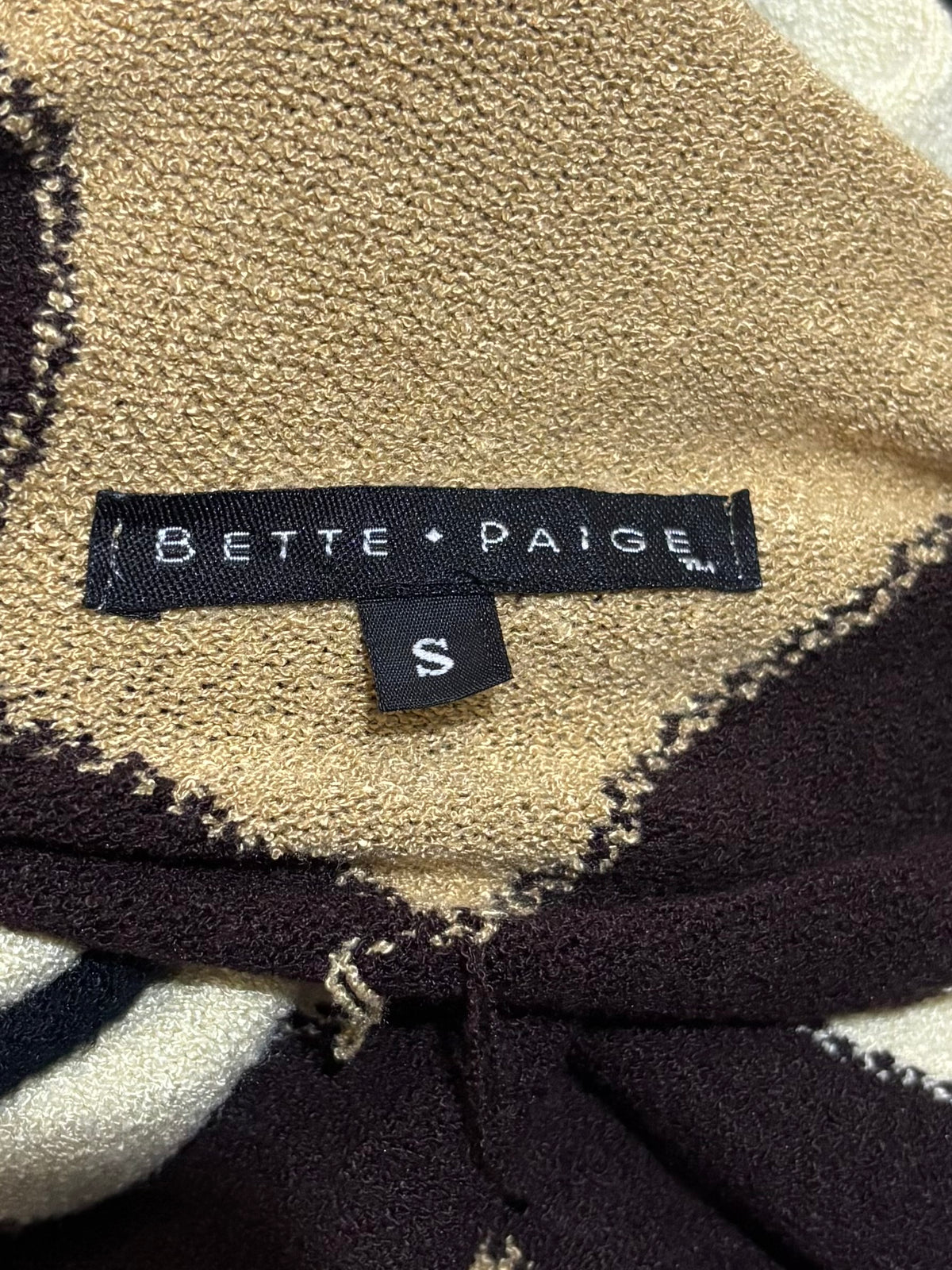 Bette Paige size S label and back zipper