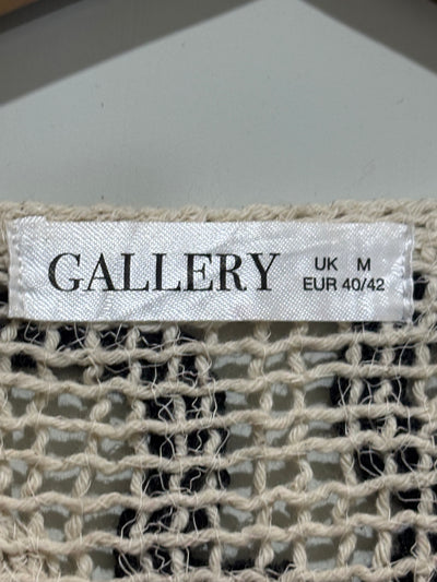 GALLERY label showing UK M and EUR 40/42 size - alternate view
