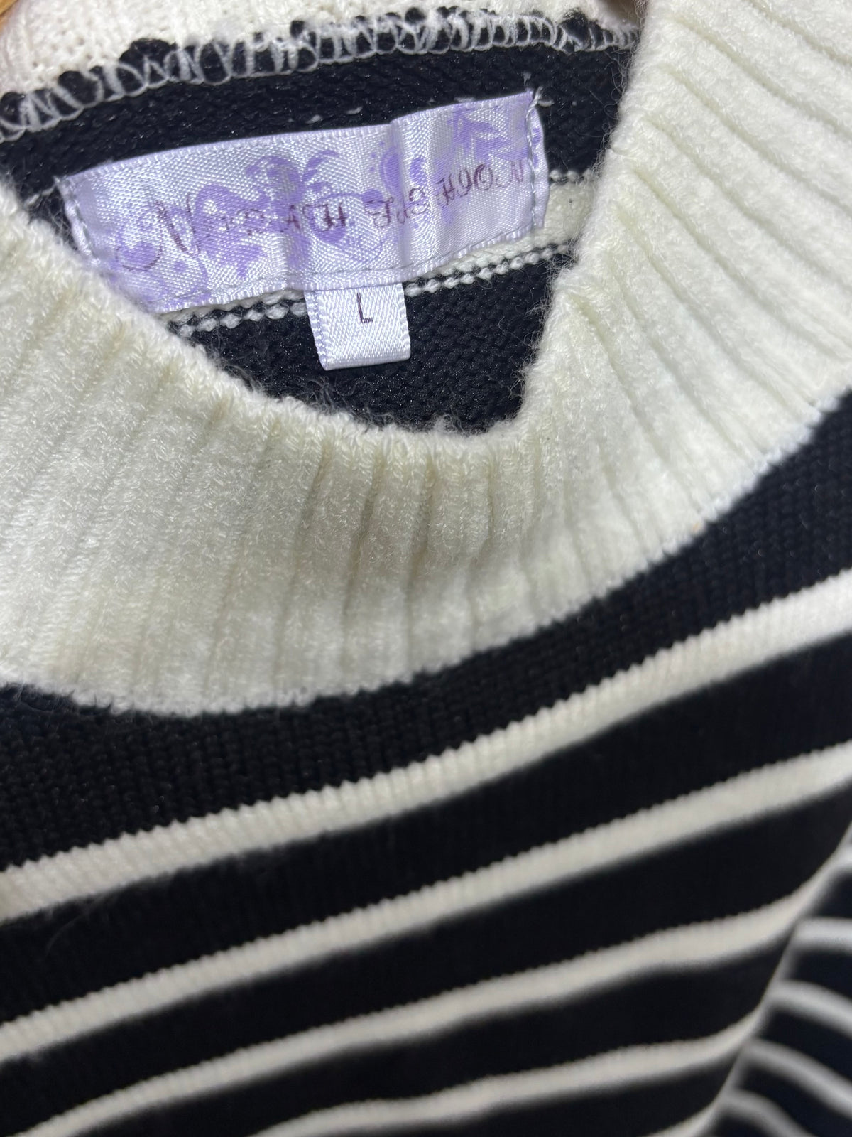 Top label showing size L