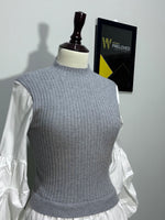 Ribbed bodice and statement puff sleeves detail