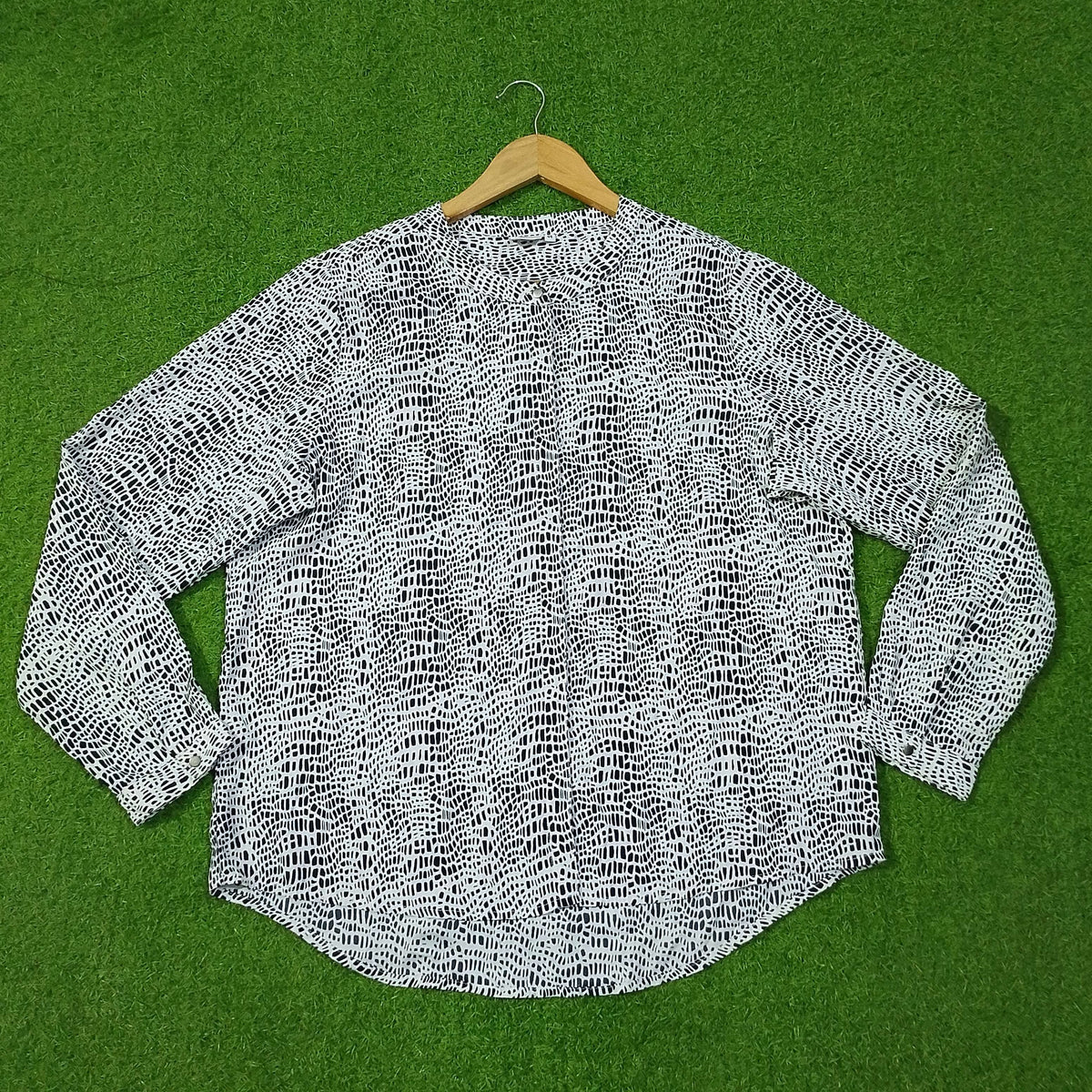 Croc Print Band Collar Oversized Curved Hem Top western preloved