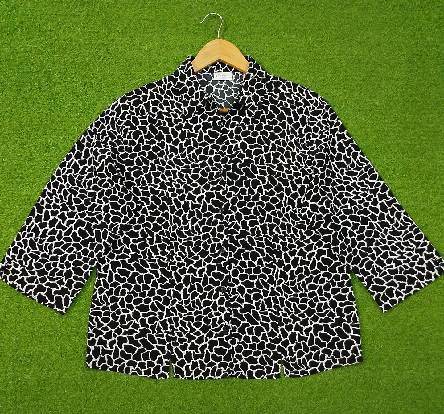Black White Animal Print Open Collar 3/4 Sleeve Shirt western preloved