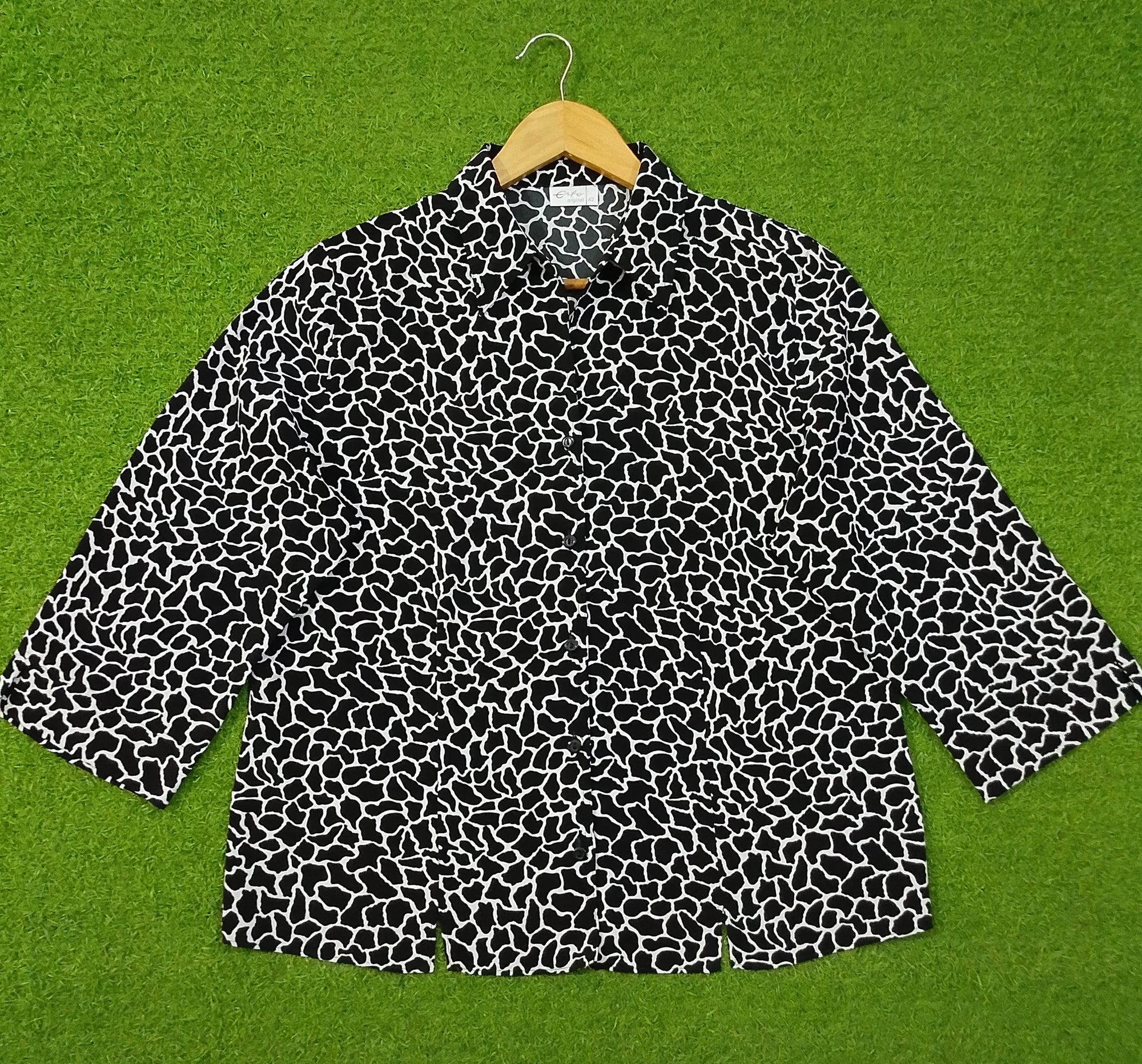 Black White Animal Print Open Collar 3/4 Sleeve Shirt