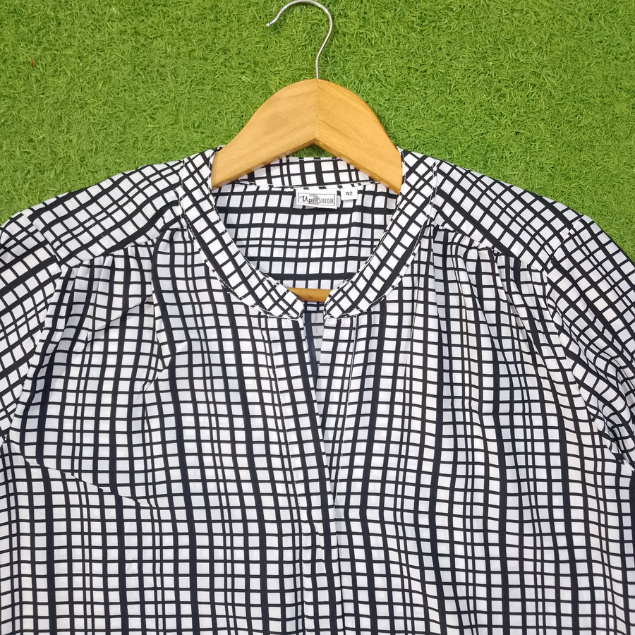 White Black Check Print V-Neck 3/4 Sleeve Hi-Low Hem Top - alternate view