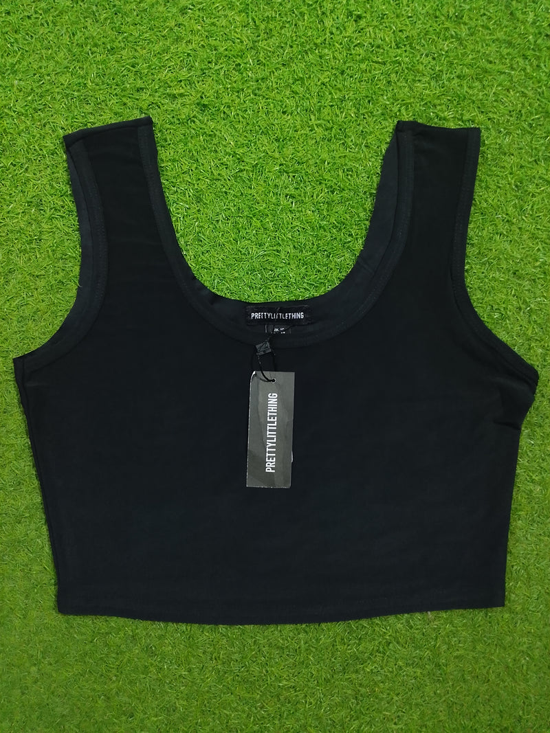 Black sleeveless scoop neck crop top - label detail PrettyLittleThing UK 10