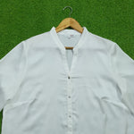 White 3/4 sleeve mandarin collar snap button-front shirt - collar detail