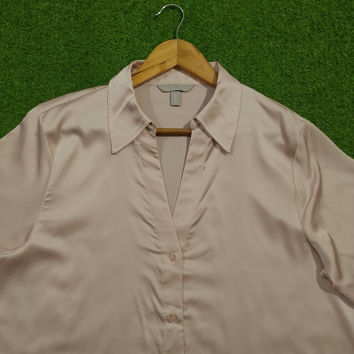Light Pink Silk Long Sleeve Open Collar Shirt - Collar Detail