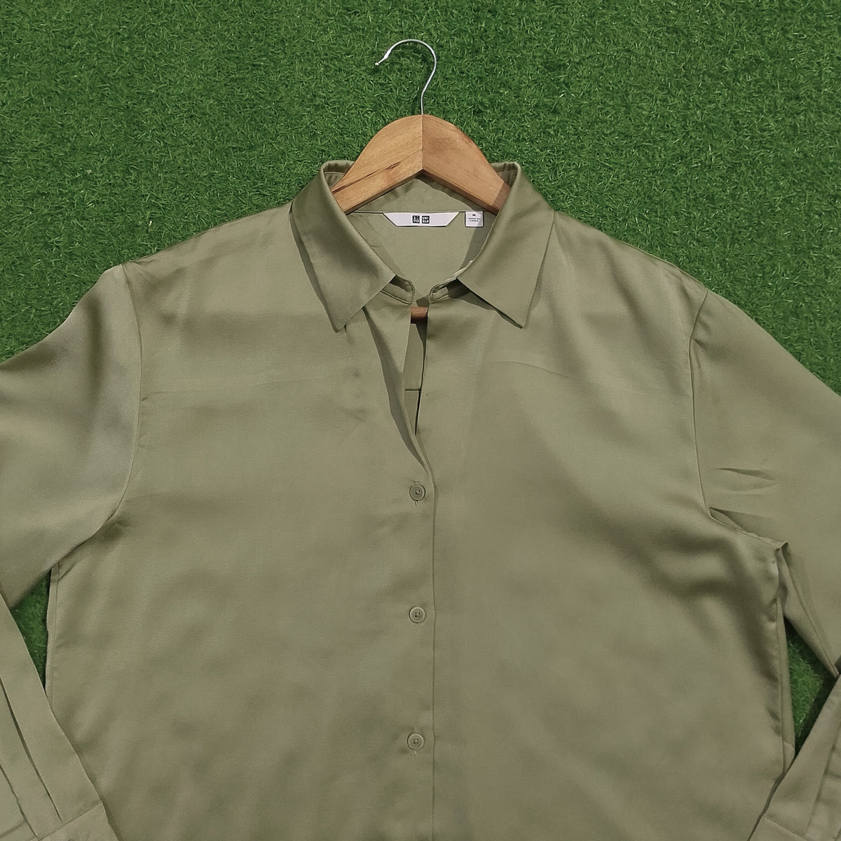 Olive green full sleeve classic collar silk shirt - collar detail