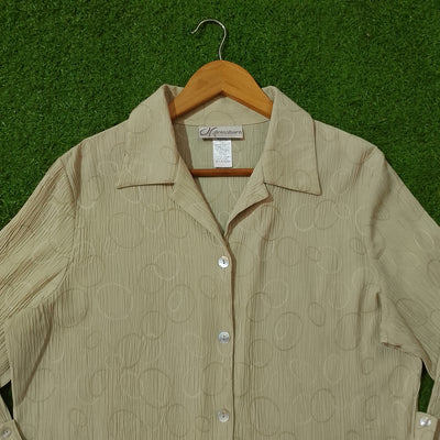 Beige Circle Jacquard Crinkle Chiffon 3/4 Sleeve Shirt - Collar & Label Detail - alternate view