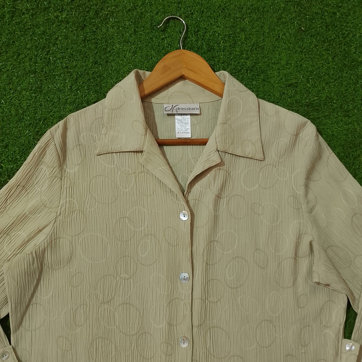 Beige Circle Jacquard Crinkle Chiffon 3/4 Sleeve Shirt - Collar & Label Detail