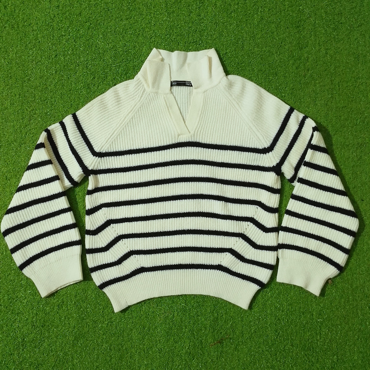 White black stripe open V-neck ribbed knit blouse - front view