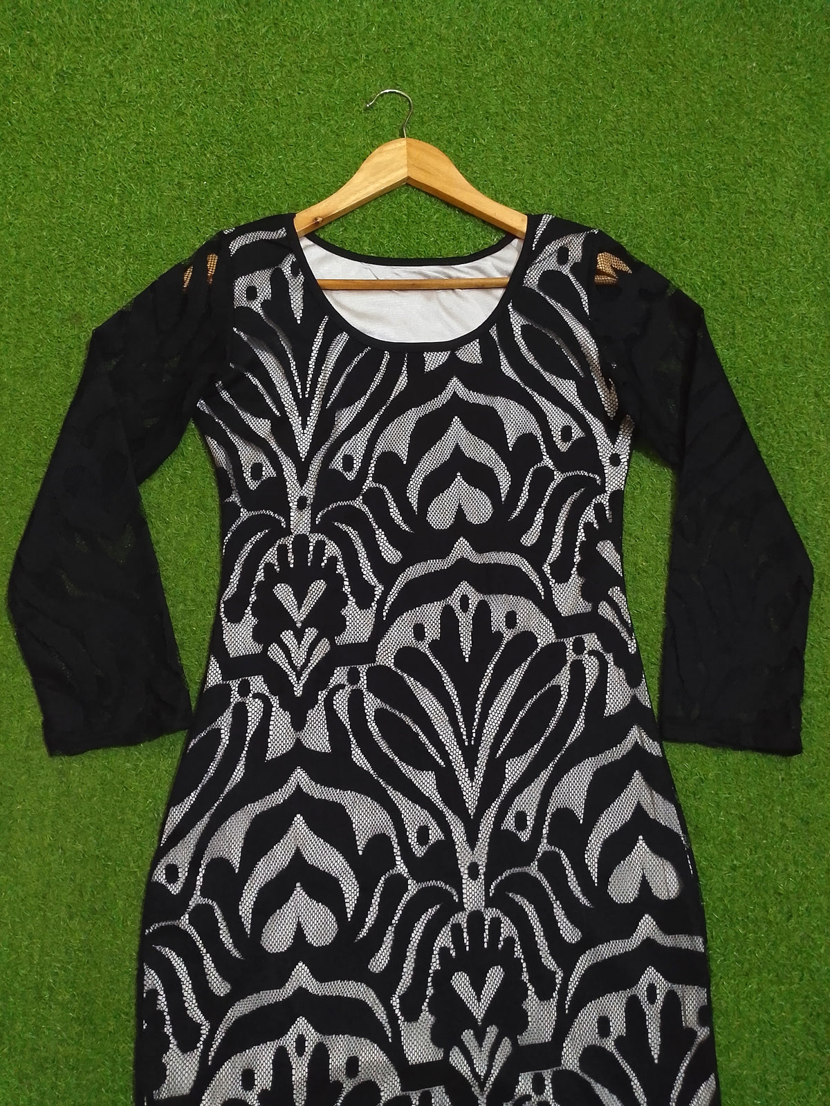 Black White Damask Print Net Bodycon Dress - Upper Body Detail