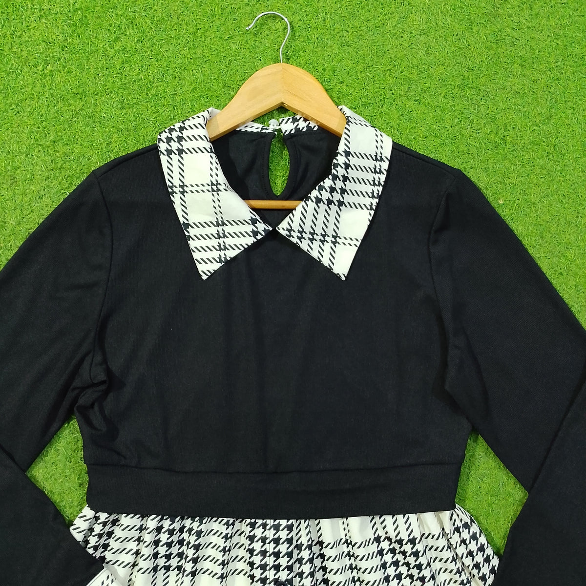 Black & White Houndstooth Check Collar 2-in-1 Top - Detail View