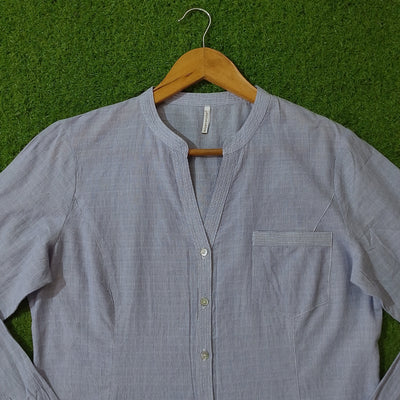 Light blue pinstripe band collar button-down shirt by Soya Concept - collar and neckline close up - alternate view