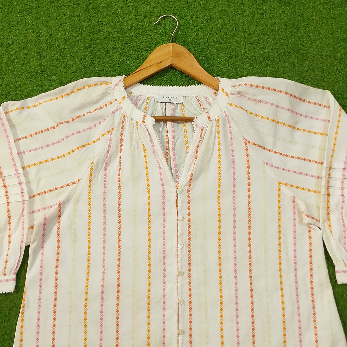 White diamond stripe puff sleeve cotton top by Papaya - collar and neckline close up