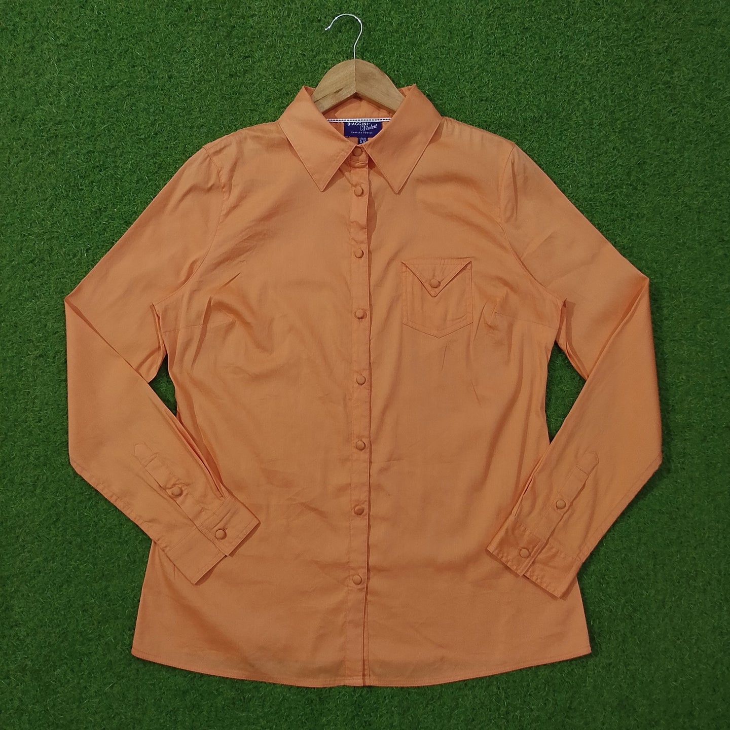 Peach button-down soft cotton shirt by Biaggini Violett - front view on hanger