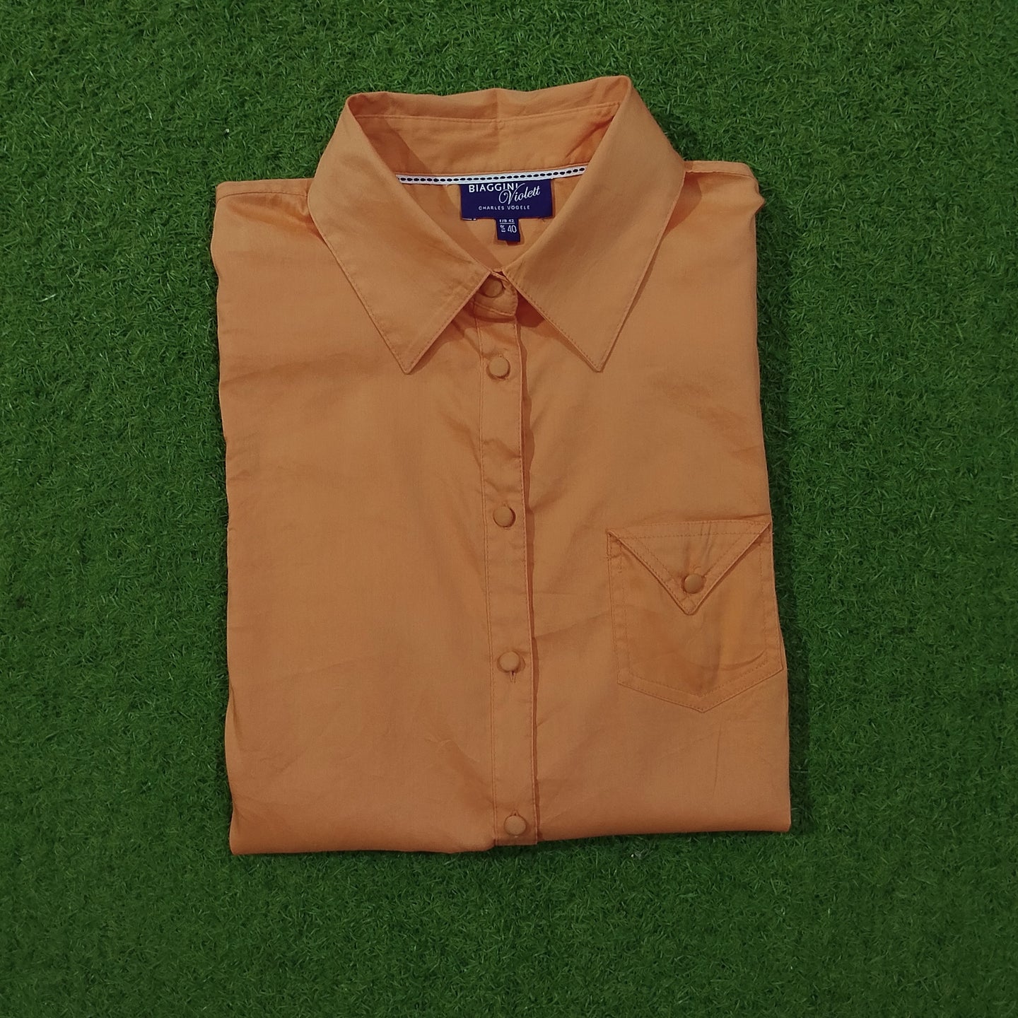 Peach button-down soft cotton shirt by Biaggini Violett - folded view