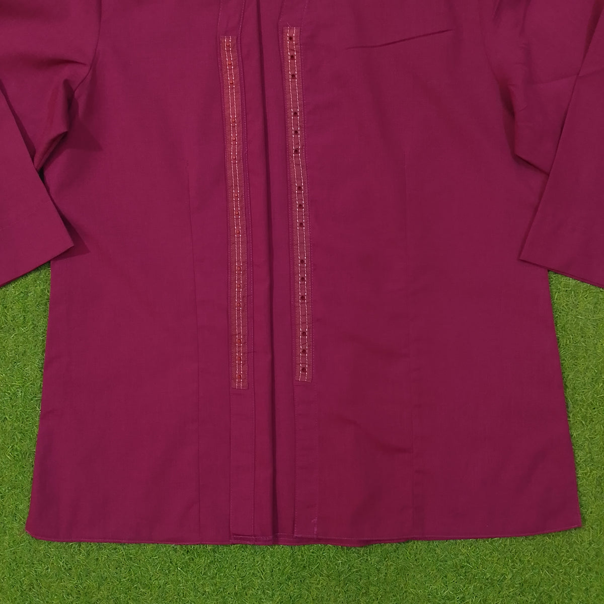 Magenta hidden button collar shirt by Scarell - back detail with tonal stitching