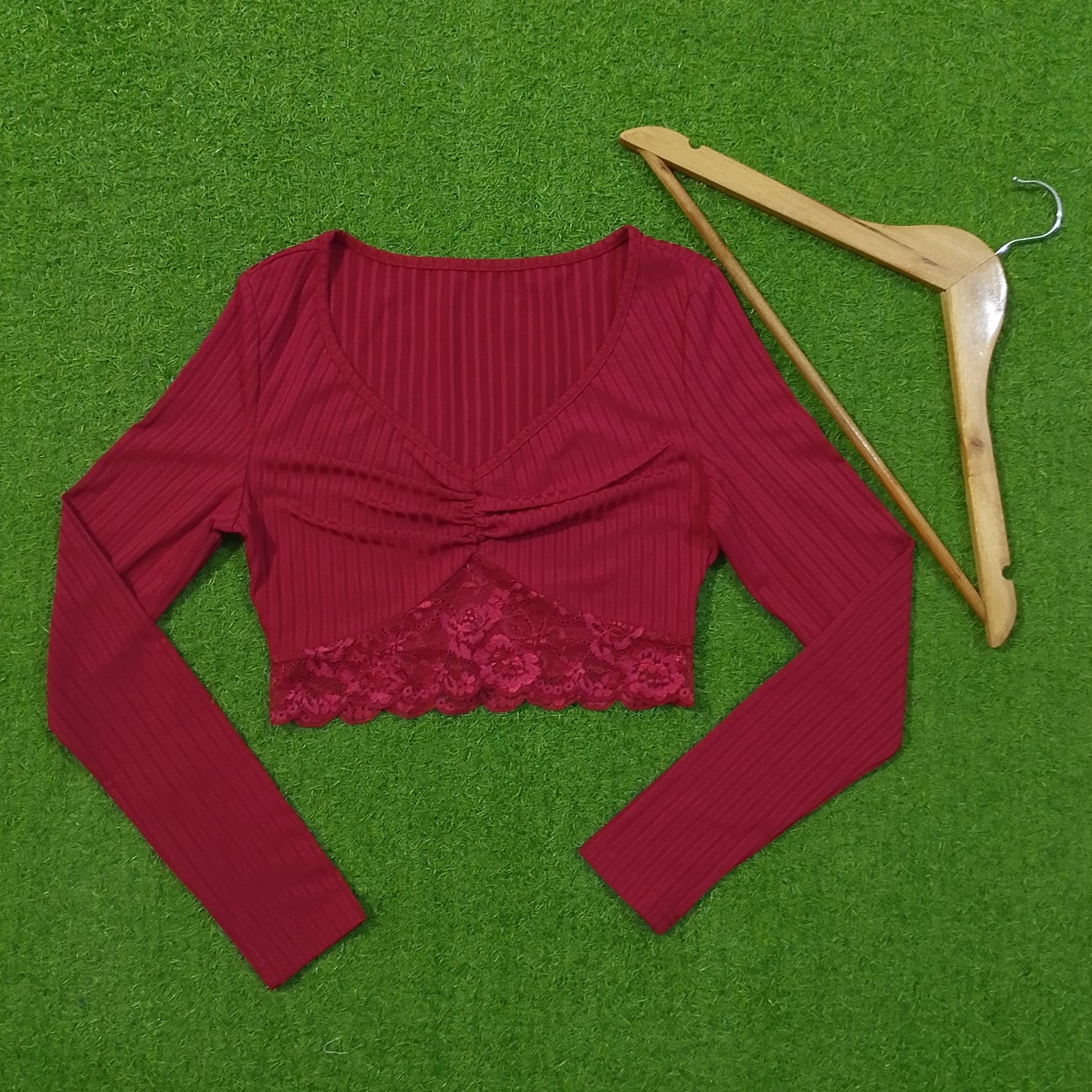 Burgundy Ribbed Lace Hem Twist Front V-Neck Long Sleeve Crop Top