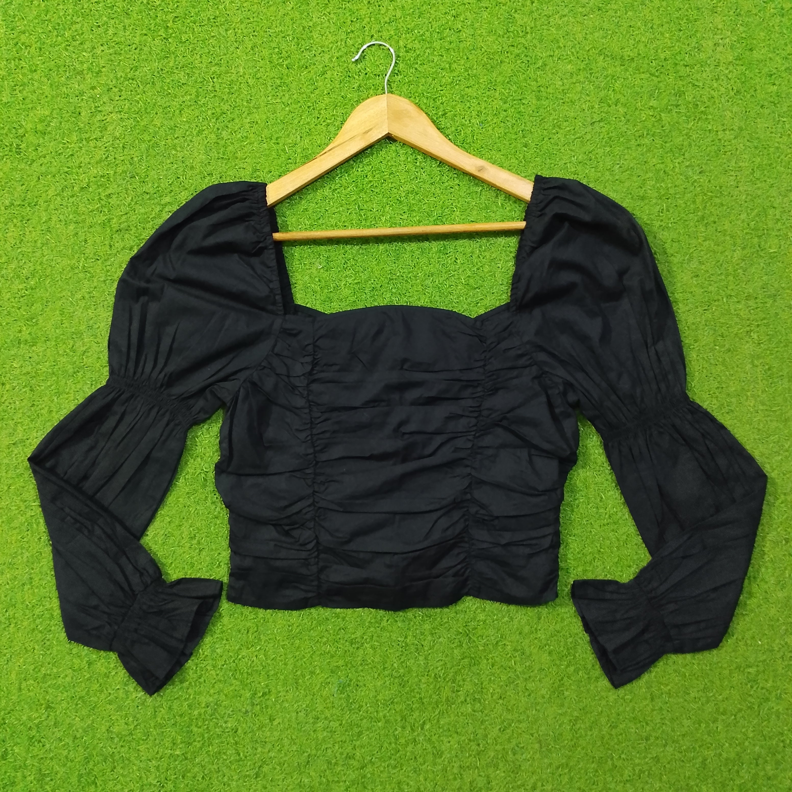 Black Sweetheart Neck Ruched Crop Top with Puff Sleeves