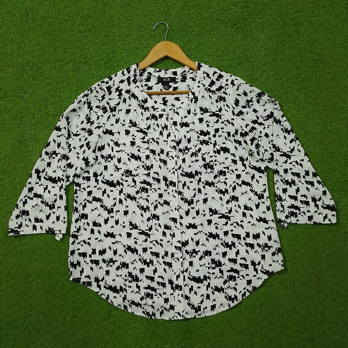White Black Abstract Print V-Neck Button-Down 3/4 Sleeve Chiffon Shirt - Front