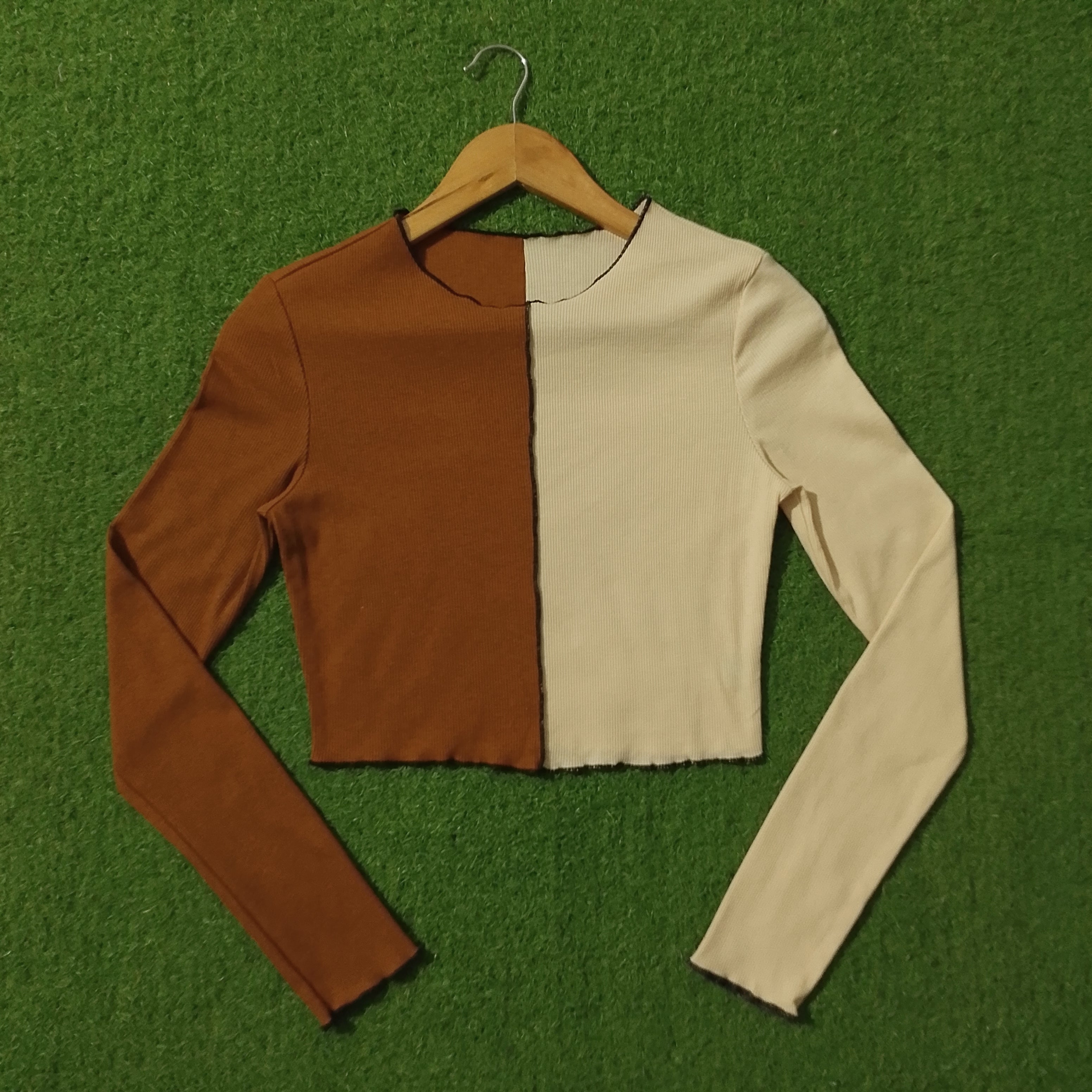 Brown cream colour block ribbed knit long sleeve crop top