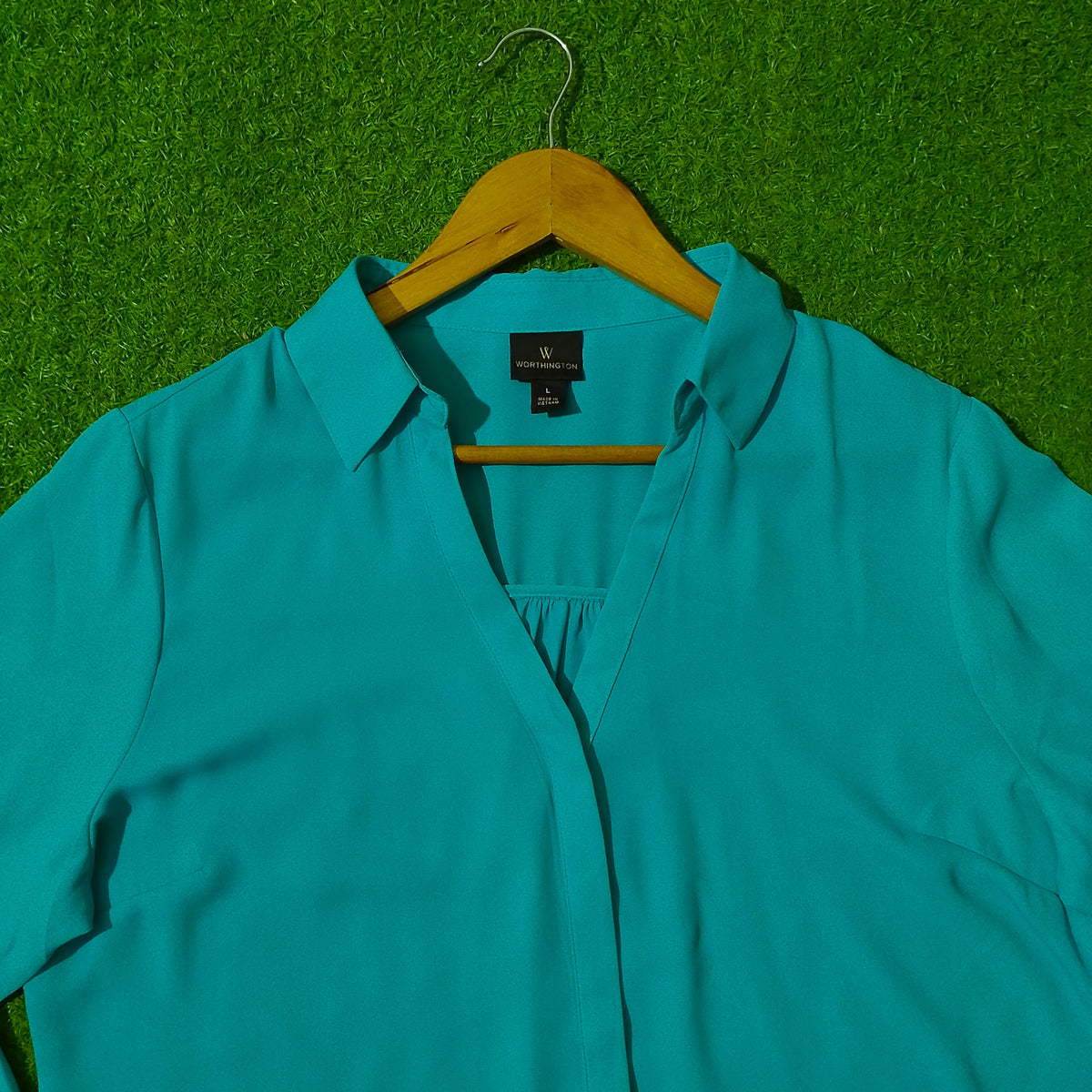 Teal V-Neck Collared Chiffon Shirt - Collar Detail