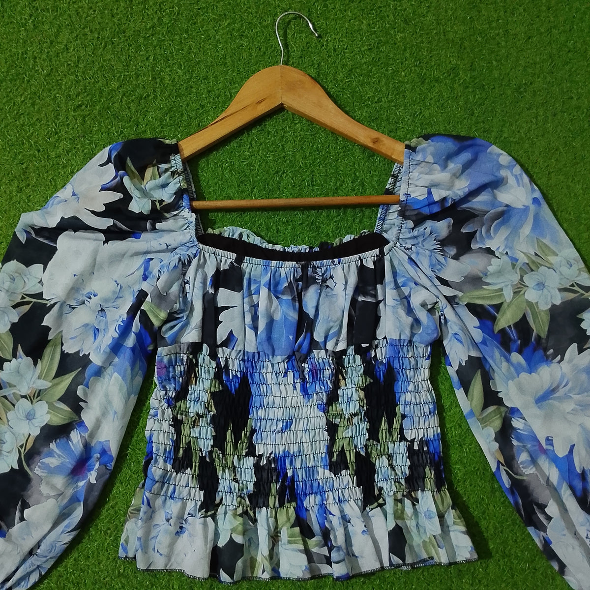 Navy Blue White Floral Smocked Tie Neck Puff Sleeve Crop Top - Neckline Detail