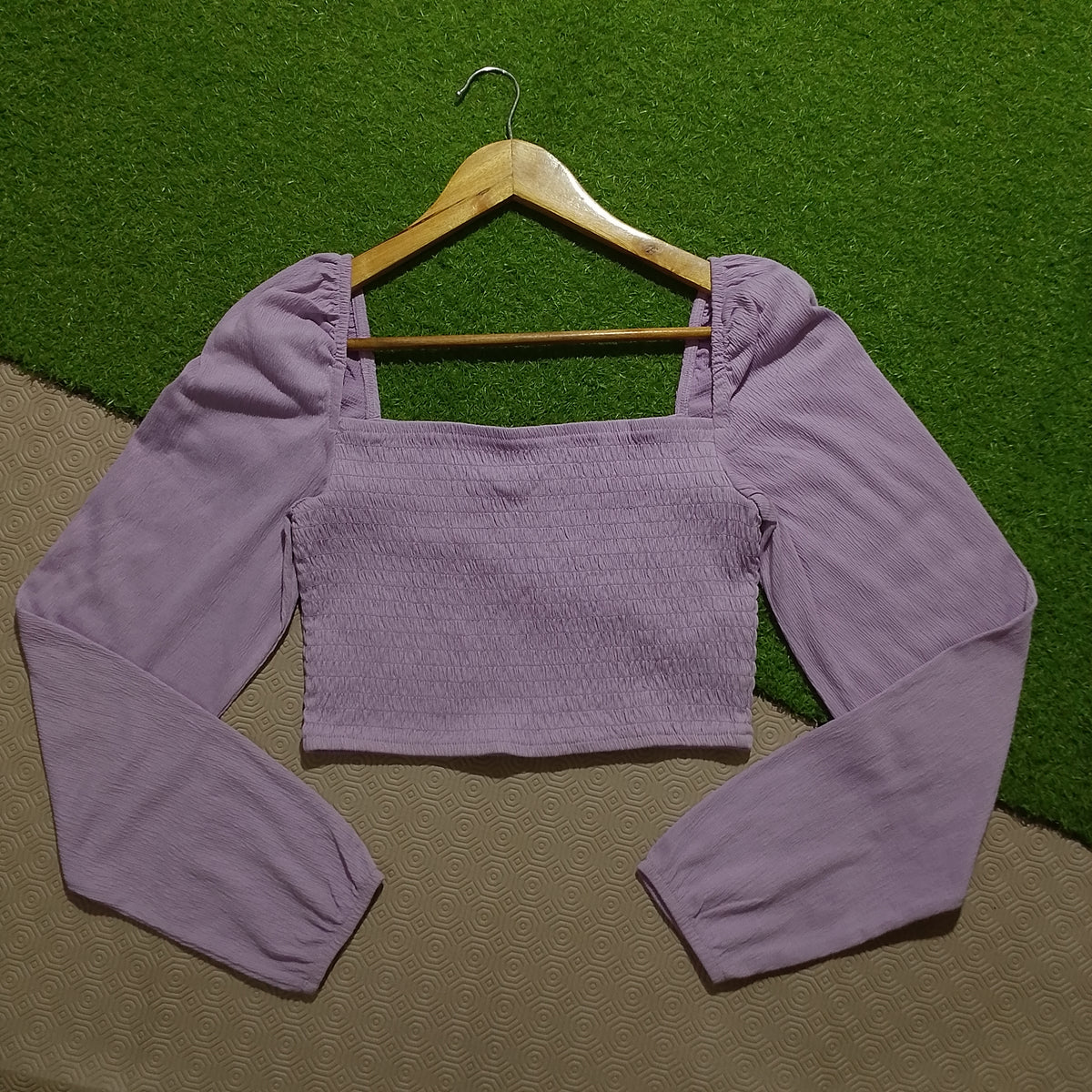 Lilac H&M square neck smocked puff sleeve crop top front view