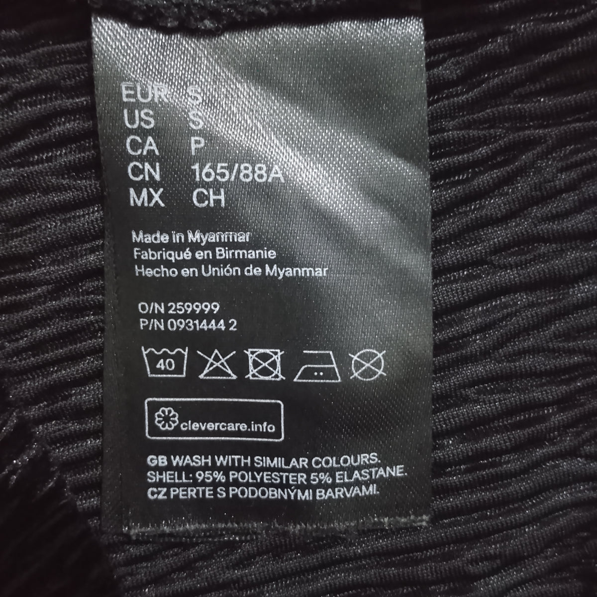 Black Davide crop top size label