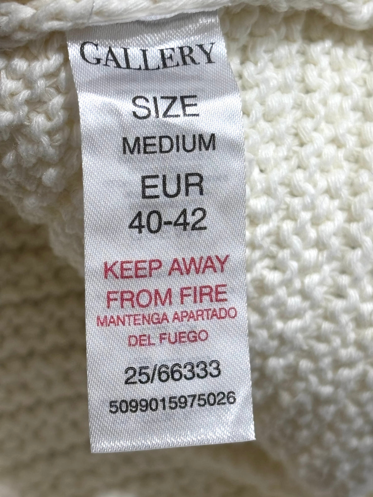 Gallery label showing Medium EUR 40-42